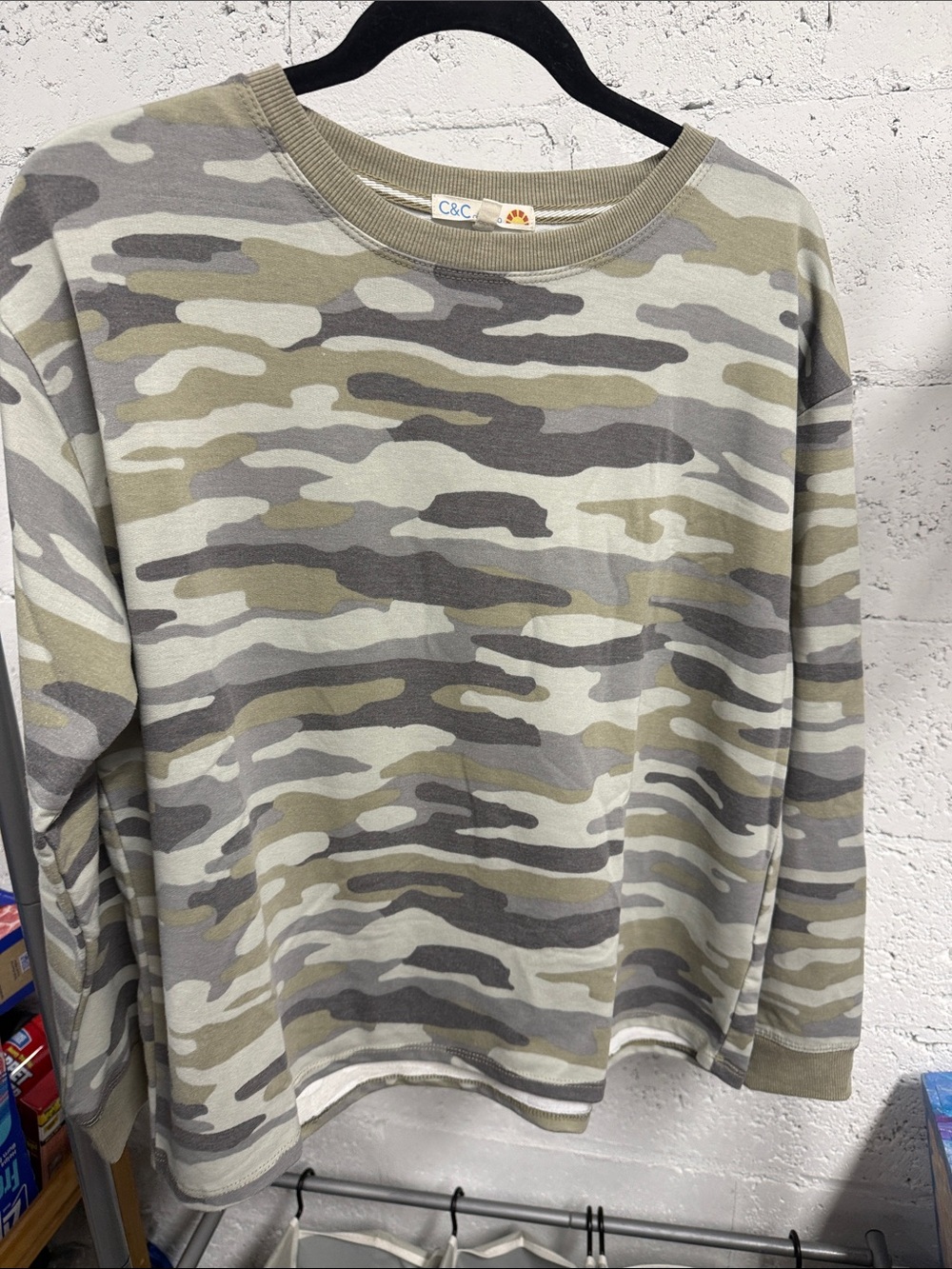 C&C California Size Medium NWOT Sweater Pullover Camo Long Sleeve Top
